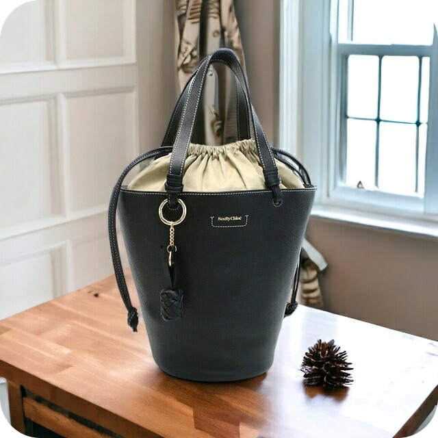 【国内即発】22SS！SEE BY CHLOE トートバッグ CHS21SSB06912 BK 国内即発】22SS！SEE BY CHLOE トートバッグ CHS21SSB06912 BK