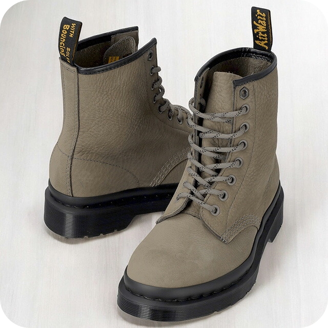 ドクターマーチン ワークブーツ メンズ レディース ブランド DR.MARTENS レザー 31129059 8 グレーの通販は 18,641円