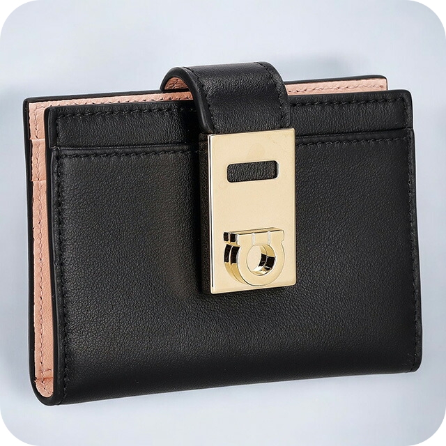 新品 フェラガモ FERRAGAMO カードケース ピンク 未使用Salvatore