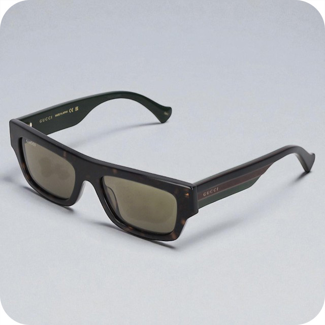 GUCCI ブラックサングラス