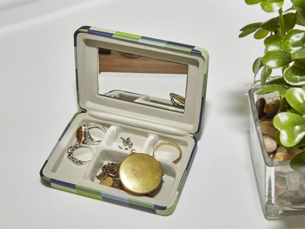 ジュエリーケース アクセサリーケース 携帯用 コンパクト おしゃれ かわいい 持ち運び用 ミラー付き ポータブルジュエリーケースの通販はau Pay マーケット オリジ