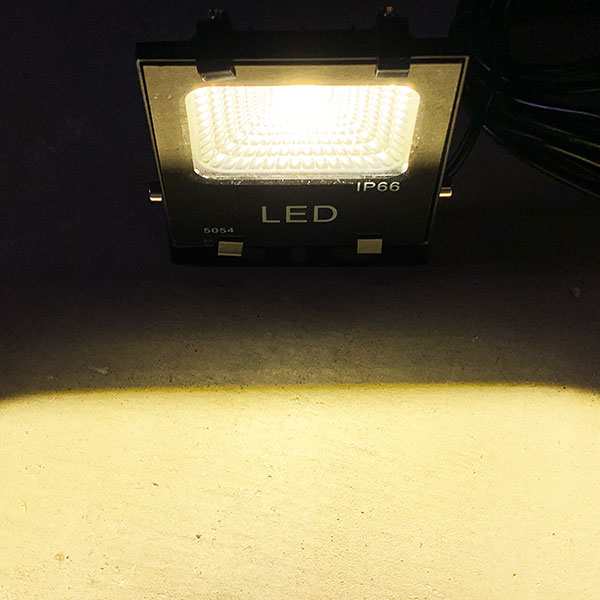 LED投光器 LEDライト 20W 200W相当 防水 AC100V 3Mコード 白色 【3個】 送料無料