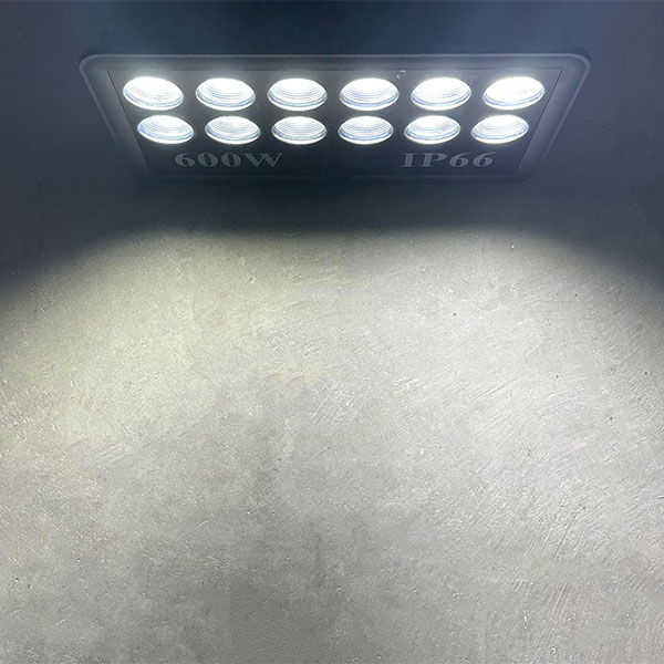 LED投光器 LEDライト COBチップ 600W 6000W相当 防水 防犯 AC100V 3Mコード 屋外 白色_5