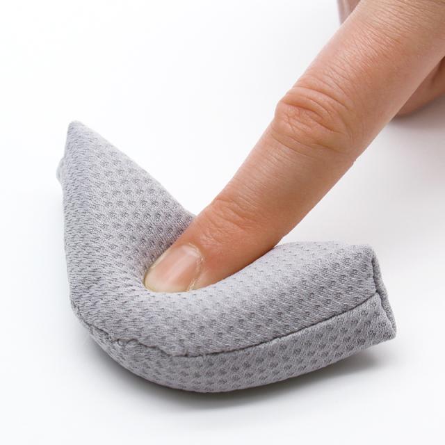 つま先クッション 婦人靴用 サイズ調整 つま先 保護 抗菌 つま先らくらくクッション 2足組 (im-3614) メール便【送料200】 足 痛み 靴ずれ 前すべり防止 靴 シューズ パンプス ブーツ スニーカー ムレにくい 痛くない ふわふわ やわらか クッション セット グレー