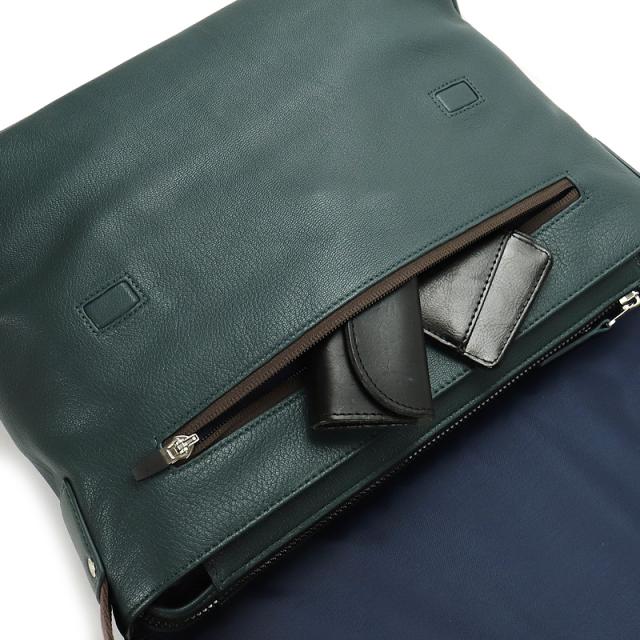 【商品レビューで+5%】タケオキクチ バッグ ショルダーバッグ メンズ ブランド TAKEO KIKUCHI フィル 709112 メッセンジャーバッグ 斜め掛けバッグ フラップショルダー A4 山羊革 ゴートレザー ゴート革 本革 レザー 革 軽量 レディース カジュアル オシャレ 人気 正規品_13