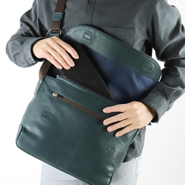 【商品レビューで+5%】タケオキクチ バッグ ショルダーバッグ メンズ ブランド TAKEO KIKUCHI フィル 709112 メッセンジャーバッグ 斜め掛けバッグ フラップショルダー A4 山羊革 ゴートレザー ゴート革 本革 レザー 革 軽量 レディース カジュアル オシャレ 人気 正規品_17