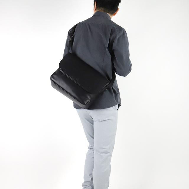 【商品レビューで+5%】タケオキクチ バッグ ショルダーバッグ メンズ ブランド TAKEO KIKUCHI フィル 709112 メッセンジャーバッグ 斜め掛けバッグ フラップショルダー A4 山羊革 ゴートレザー ゴート革 本革 レザー 革 軽量 レディース カジュアル オシャレ 人気 正規品_2