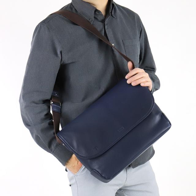 【商品レビューで+5%】タケオキクチ バッグ ショルダーバッグ メンズ ブランド TAKEO KIKUCHI フィル 709112 メッセンジャーバッグ 斜め掛けバッグ フラップショルダー A4 山羊革 ゴートレザー ゴート革 本革 レザー 革 軽量 レディース カジュアル オシャレ 人気 正規品_3