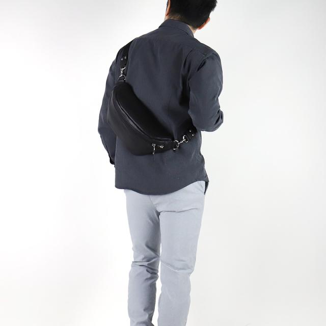 【商品レビューで+5%】タケオキクチ バッグ ボディバッグ メンズ ブランド 小さめ TAKEO KIKUCHI フィル 709911 ワンショルダーバッグ 斜め掛けバッグ ポーチ 小物入れ 山羊革 ゴートレザー ゴート革 本革 レザー 革 軽量 レディース カジュアル オシャレ 人気 正規品_2