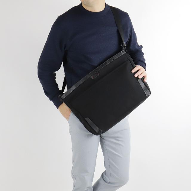 【商品レビュー記入で+5%】タケオキクチ バッグ ショルダーバッグ メンズ ブランド TAKEO KIKUCHI マーカス 715113 斜め掛けバッグ 肩掛け A4 B5 撥水 普段使い ビジネス 通勤 旅行 トラベル レジャー ナイロン 牛革付属 軽量 レディース カジュアル オシャレ 人気 正規品_15