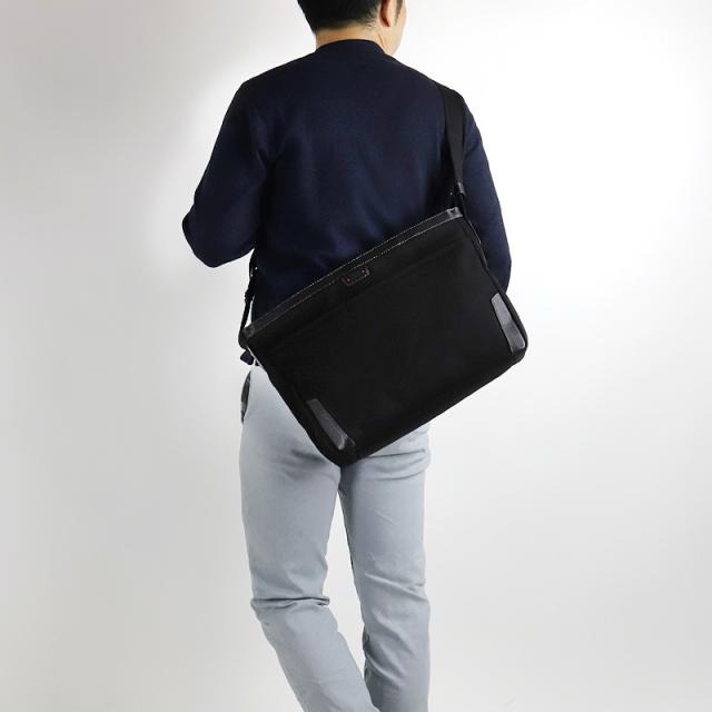 【商品レビュー記入で+5%】タケオキクチ バッグ ショルダーバッグ メンズ ブランド TAKEO KIKUCHI マーカス 715113 斜め掛けバッグ 肩掛け A4 B5 撥水 普段使い ビジネス 通勤 旅行 トラベル レジャー ナイロン 牛革付属 軽量 レディース カジュアル オシャレ 人気 正規品_2