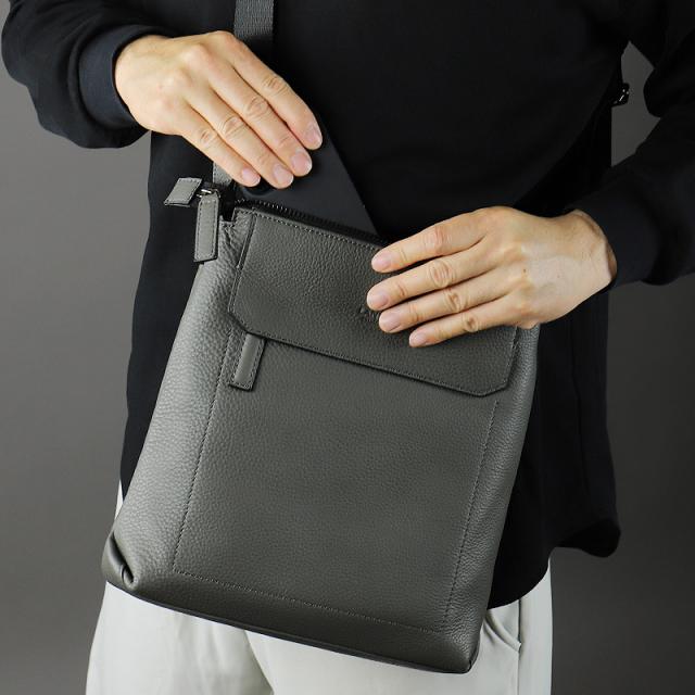【商いもの文芸評論で+5%】ランバン 御徒面子 ショルダーバッグ メンズ ブランド名 ランバンコレクション LANVIN COLLECTION  カンヌ A5 B5 285111 曲がった掛け御徒面子 肩かけ 縦型 普段使い走り 旅する 通い 商行為 ビジカジ 心地よい 撥水 牛皮 なめし革 本革 軽さ 定まり品 定まり売りわたす店