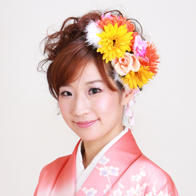 【髪飾り】【販売品】お花 山吹 オレンジ ファー アクセ 結婚式 髪かざり-b24の通販は