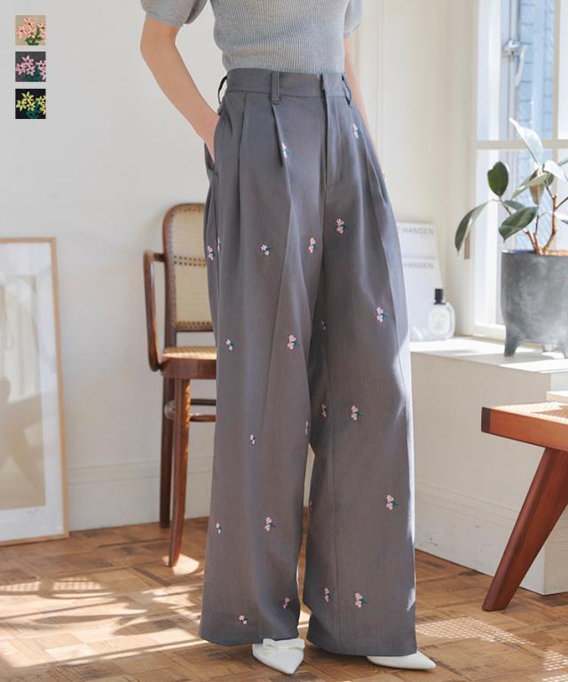 総花柄刺繍タックストレートパンツ M4186 入荷済  ボトム ロング丈 20代 30代 40代 ウエストゴム 大人 仕事 きれいめ タックパンツ ストレート ワイド スラックス ズボン 花柄 刺繍 総柄 オフィスカジュアル オフィス カジュアル の通販は