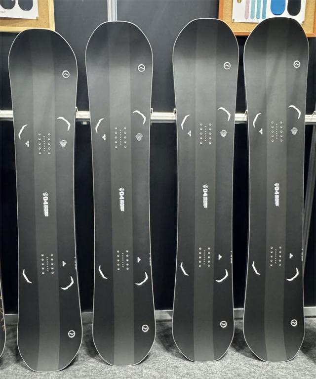 NOVEMBER D4 23-24（ノベンバー　D4）152cm NOVEMBER D4 23-24（ノベンバー D4）152cm NOVMBR ノーベンバー D4