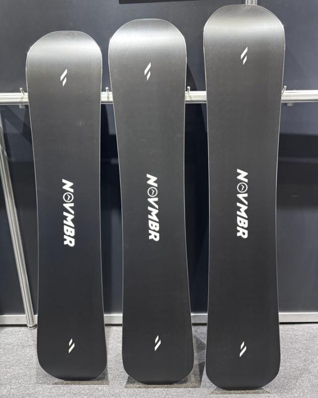 [予約商品] 26-27 NOVEMBER ノベンバー スノーボード SNOWBOARD D4 ディフォー D FOUR レディース 138cm 142cm 146cm ノーベンバー グラトリ スノーボード 板 2026 2027 日本正規品_7