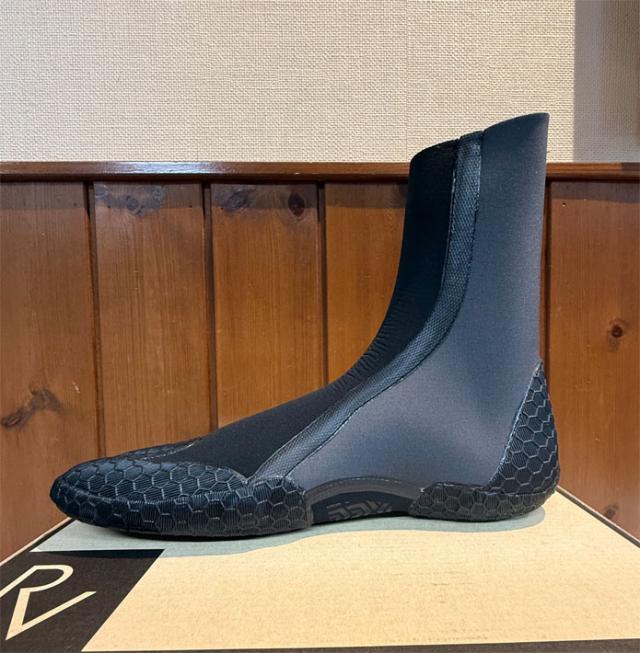 タビー レボ キヌガワ 4mm サーフブーツ [KW-4721C] Tabie REVO