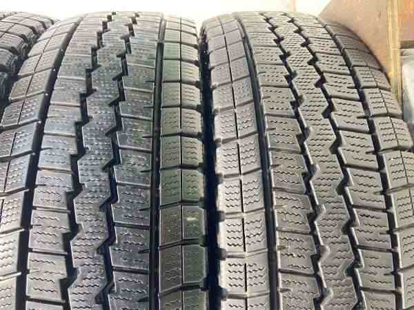 【中古】ダンロップ ウィンターマックス SV01 195/80R15 107/105 LT 4本セット スタッドレスタイヤ