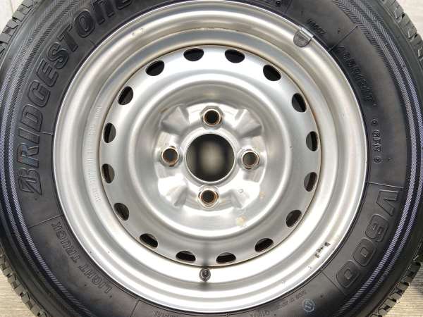 【中古】ブリヂストン V600 165R13 日産純正 13インチ 100-4穴 4本 中古タイヤ・サマータイヤ_4