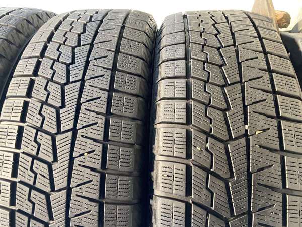 2021年製 ヨコハマ アイスガード IG70 215/60Ｒ17 4本セット iceGUARD [4本以上で送料無料] スタッドレスタイヤ iG70 215/60R17 96Q