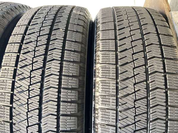 中古】ブリヂストン ブリザック VRX2 215/60R16 ZACK 16インチ 114.3-5