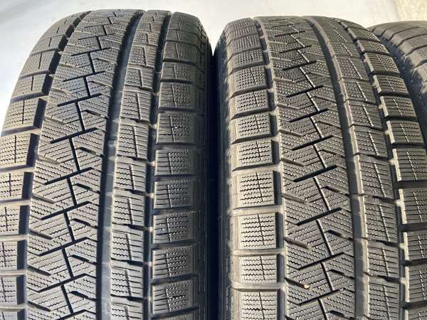 中古】ピレリ アイスアシンメトリコPLUS 225/60R17 PRD 17インチ 100-5 