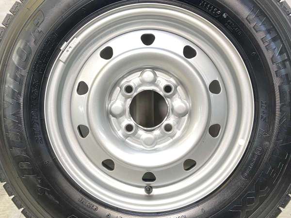 中古】DUNLOP ウィンターマックス LV01 for VAN 165/80R13 TOPY M70 13 