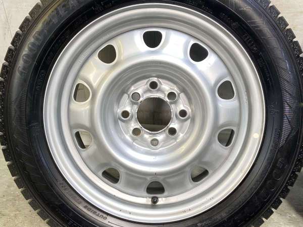 【中古】グッドイヤー アイスナビ 8 185/60R15 　 TOPY V13 15インチ 100/114.3-4穴 4本 中古タイヤ・スタッドレスタイヤ_4