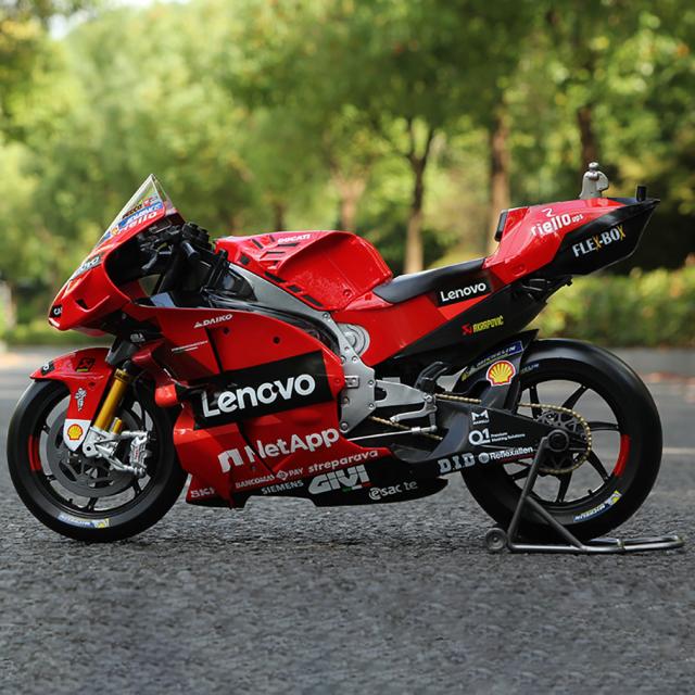 ドゥカティ　MotoGP　#63　2022年ワールドチャンピオン　1:6  ミニカー おもちゃ_1