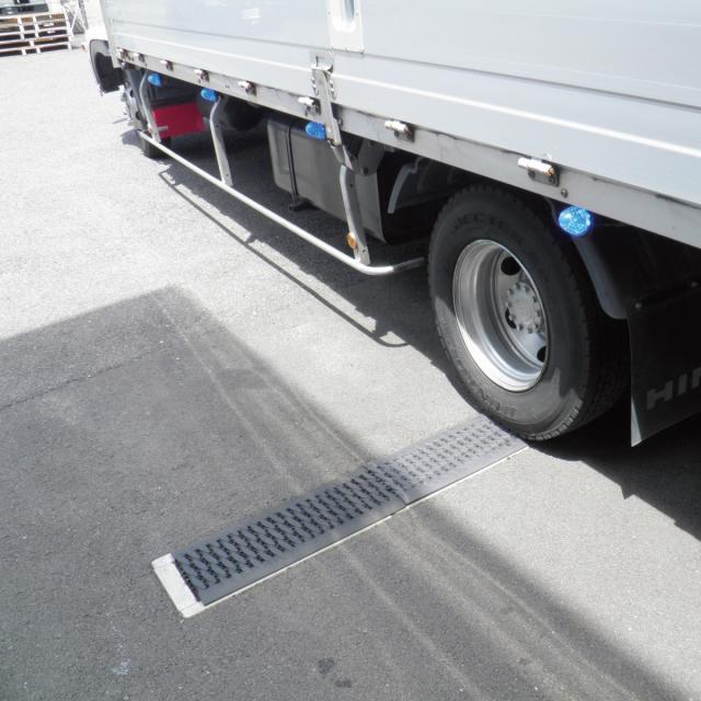 U字溝 グレーチング 溝蓋 5枚入り 180mm 樹脂製 耐荷重6t 業界初 日本製 grating 【代引不可】_4