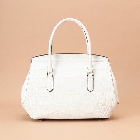 サマンサタバサ トートバッグ イタリアンカーフレザー 大サイズ オフホワイト Samantha Thavasa サマンサ タバサ ブランド 正規品 新品 ギフト プレゼント 人気 おすすめ 誕生日 記念日 クリスマス 送料無料 ラッピング無料 サマンサタバサ トートバッグ イタリアンカーフレザー 大サイズ オフ