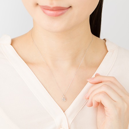 ４℃　K18 ホワイトゴールド　ネックレス　0.1ctダイヤ　箱付き　ヨンドシー ヨンドシー ネックレス レディース ダイヤモンド K18ホワイト