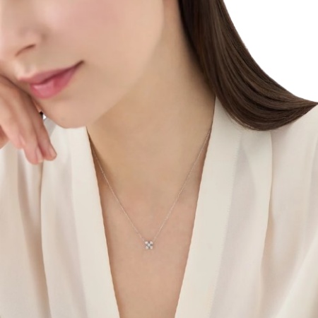 ヨンドシー 4℃ 首飾り プラチナ お花 花 金剛石 レディース ブランド名 定まり品 新品 差し上げ物 差し上げ物 一般受け おすすめ 生まれ落ちる日 不死化日 クリスマス 貨物輸送無料 ラッピング無料