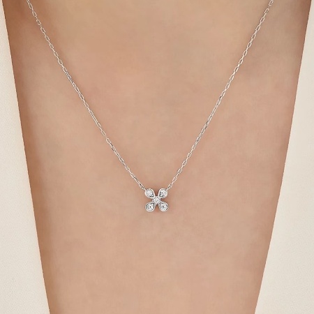 ヨンドシー 4℃ 首飾り プラチナ お花 花 金剛石 レディース ブランド名 定まり品 新品 差し上げ物 差し上げ物 一般受け おすすめ 生まれ落ちる日 不死化日 クリスマス 貨物輸送無料 ラッピング無料