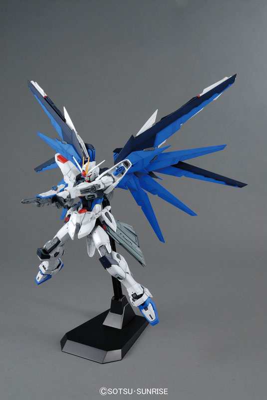 【新品】1週間以内発送 MG 機動戦士ガンダムSEED 1/100 フリーダムガンダム Ver.2.0 プラモデル ガンプラ 機動戦士ガンダムSEED  ガンダム｜au PAY マーケット