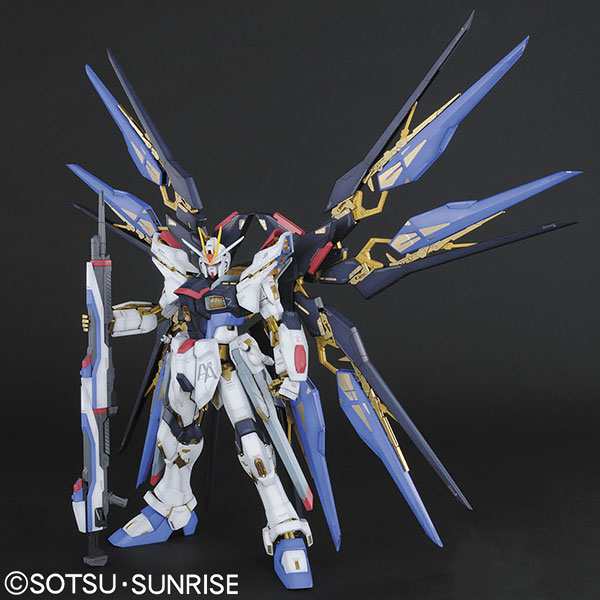 【新品】1週間以内発送 PG 機動戦士ガンダムSEED DESTINY 1/60スケール ストライクフリーダムガンダム プラモデル BANDAI