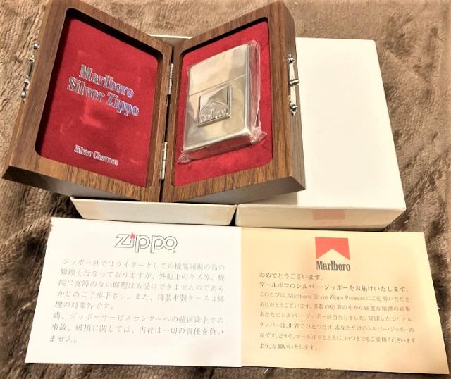 【新品】1週間以内発送【委託販売】【898/1000】1000個限定 木箱入り マルボロスターリングシルバージッポー Marlboro シリアル番号刻印 zippo ジッポーの通販は