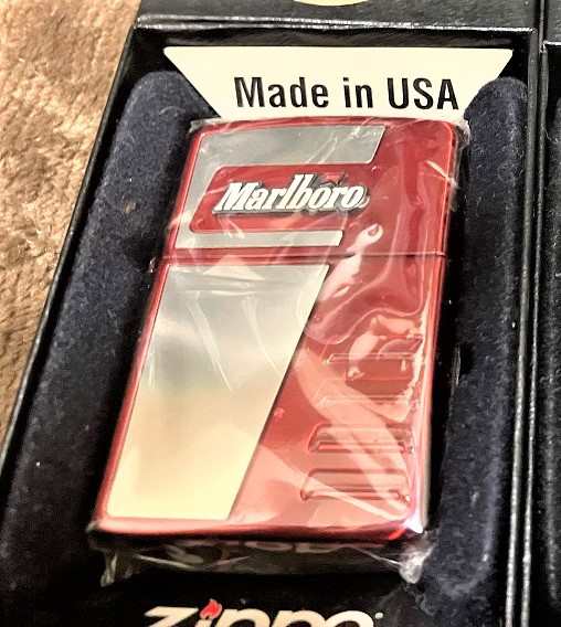 【新品】1週間以内発送【委託販売】マルボロF1ジッポー スクーデリアフェラーリF1 マルボロ Marlboro 【レッド】zippo ライター 喫煙具  ｜au PAY マーケット