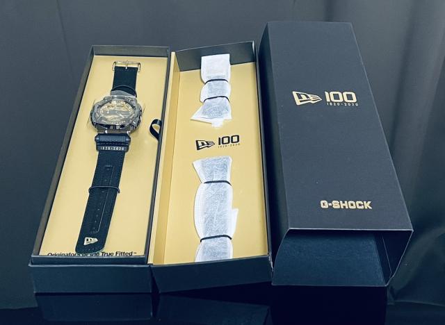 【新品】【即納】箱破れあり！プライスタグ付き　G-SHOCK NEW ERAコラボ GM-110NE-1AJR　ニューエラ— Gショック 腕時計 時計