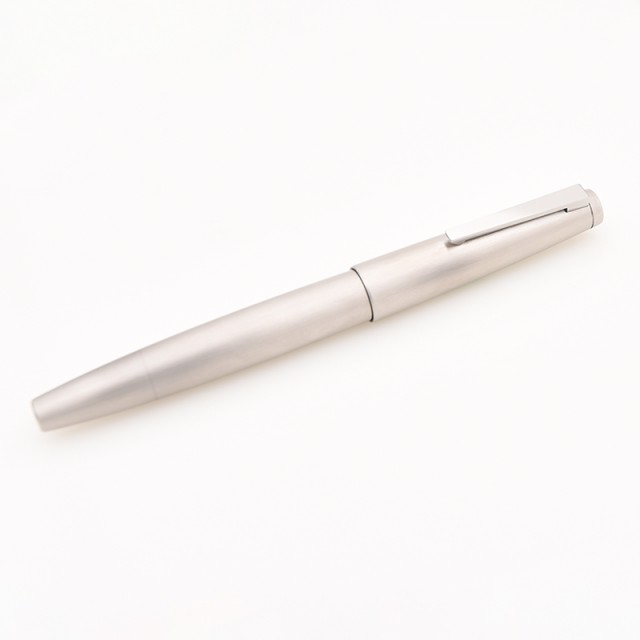 【対応可】万年筆 名入れ ラミー LAMY 2000 プレミエ ステンレス 万年筆（EF/F/M/Bサイズ） L02 ギフト プレゼント 記念品  文房具 お祝い｜au PAY マーケット