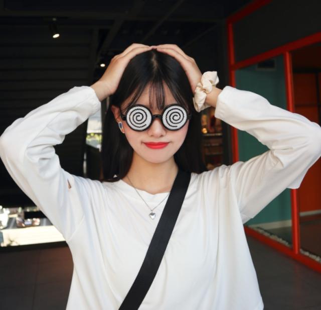 おもしろメガネ 眩暈 パーティ 仮装 コスプレ 眼鏡 めがね サングラス ぐるぐる めまい 定形外郵便 送料無料 代引不可 の通販はau Pay マーケット ユウショウショップ おもしろメガネ 眩暈 パーティ 仮装 コスプレ 眼鏡 めがね サングラス ぐるぐる めまい 定形外郵便 送料無料 代引不可 の通販はau Pay マーケット ユウショウショップ