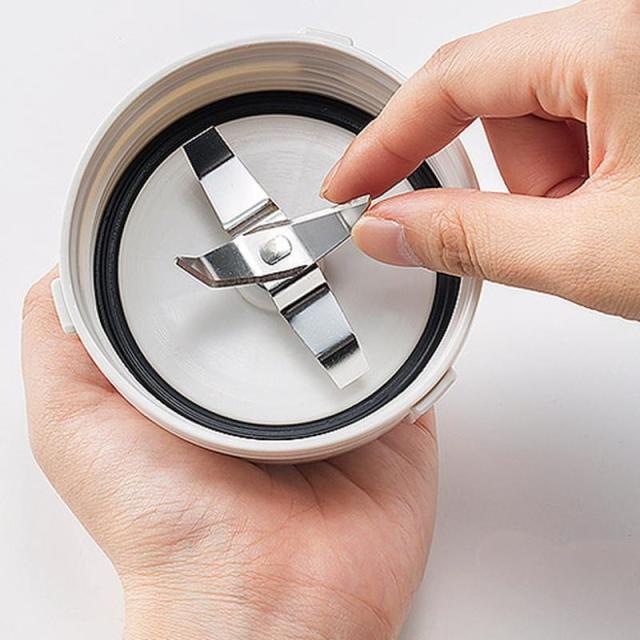 ミルサー ミキサー 氷 冷凍食品 ナッツ 固形物 粉砕 粉末 高性能 イワタニ クラッシュミルサー ピアノブラック IFM-CR22G_2