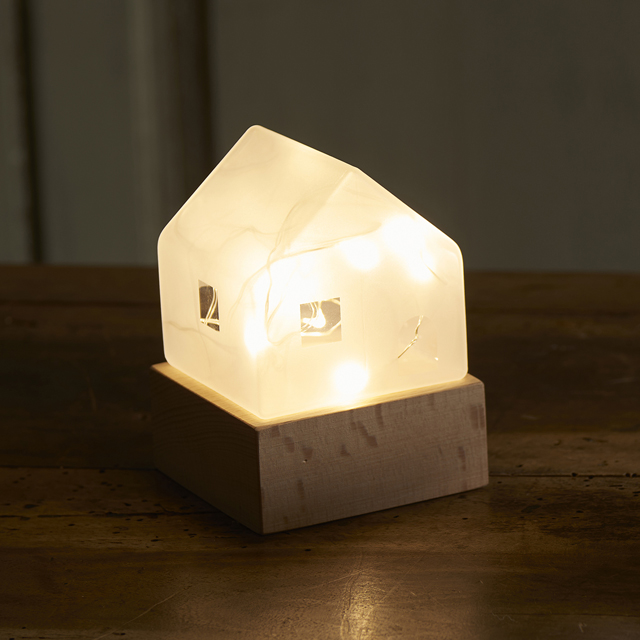 卓上インテリア「ハウスLEDライト」  (卓上インテリア 卓上ＬＥＤライト ハウス型)の通販は 5,500円