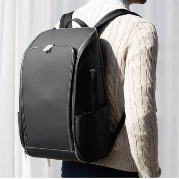 TDN27ポケットビジネスバックパック  (大容量 リュックサック サポートベルト付き 27個の収納スペース THREE DOG NIGHT)の通販は