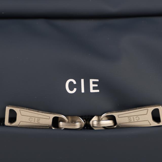 シー CIE バッグ ショルダーバッグ ボディバッグ メンズ レディース Sサイズ 4.3L 斜め掛け LEAP SLING BAG S 072303