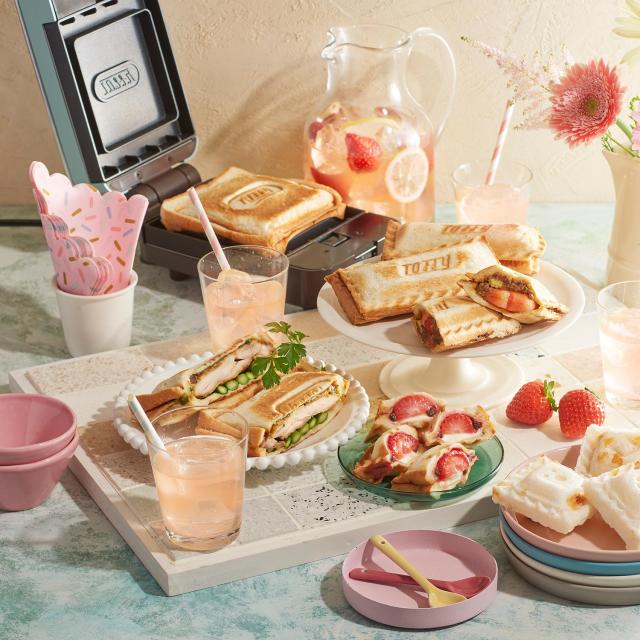 特典付き Toffy トフィー ホットサンドメーカー 電気 ミニ 食パン 耳まで焼ける 4分割 クォーター ホワイト ブルー ピンク 白 K-HS6_4