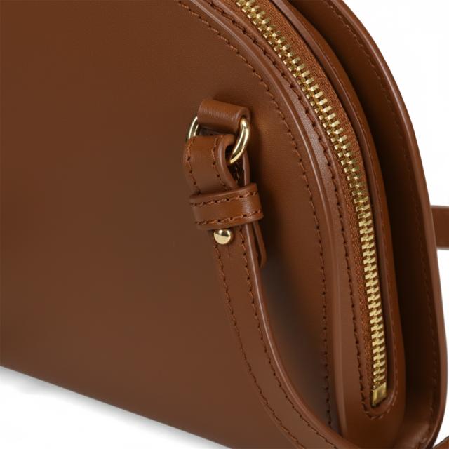A.P.C. アーペーセー ショルダーバッグ デミルーン レディース 斜めがけ 軽量 DEMI-LUNE LEATHER CLUTCH ブラック ブラウン PXAWV F61596_6