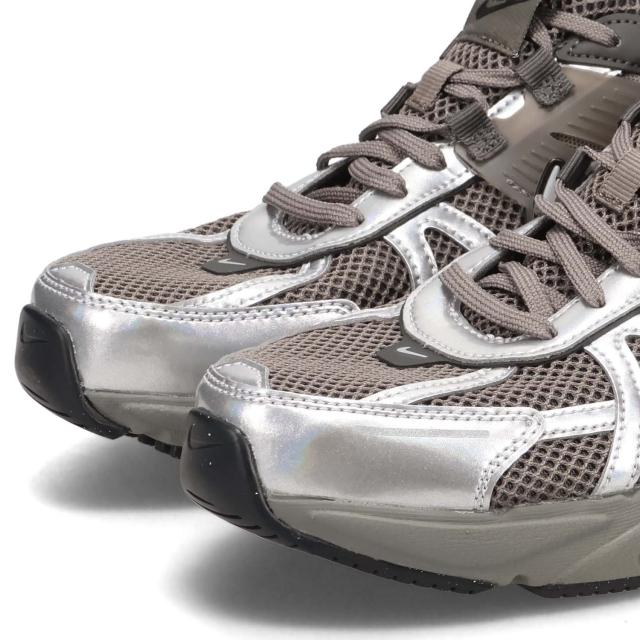 NIKE ナイキ スニーカー メンズ レディース V2K RUN ブラウン HQ1678-200_4