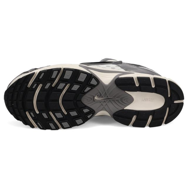 ナイキ NIKE スニーカー メンズ レディース V5 RNR シルバー HJ5228-009