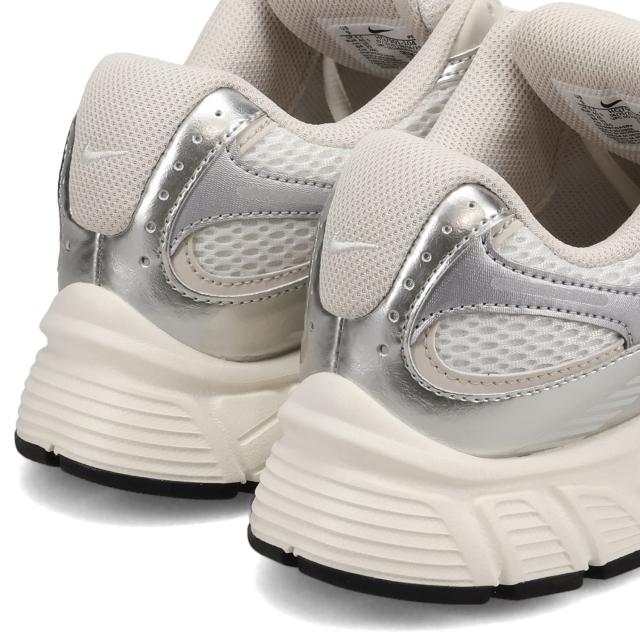 ナイキ NIKE ウィメンズ V5 ランナー スニーカー メンズ レディース WMNS V5 RNR ホワイト 白 HQ7901-104